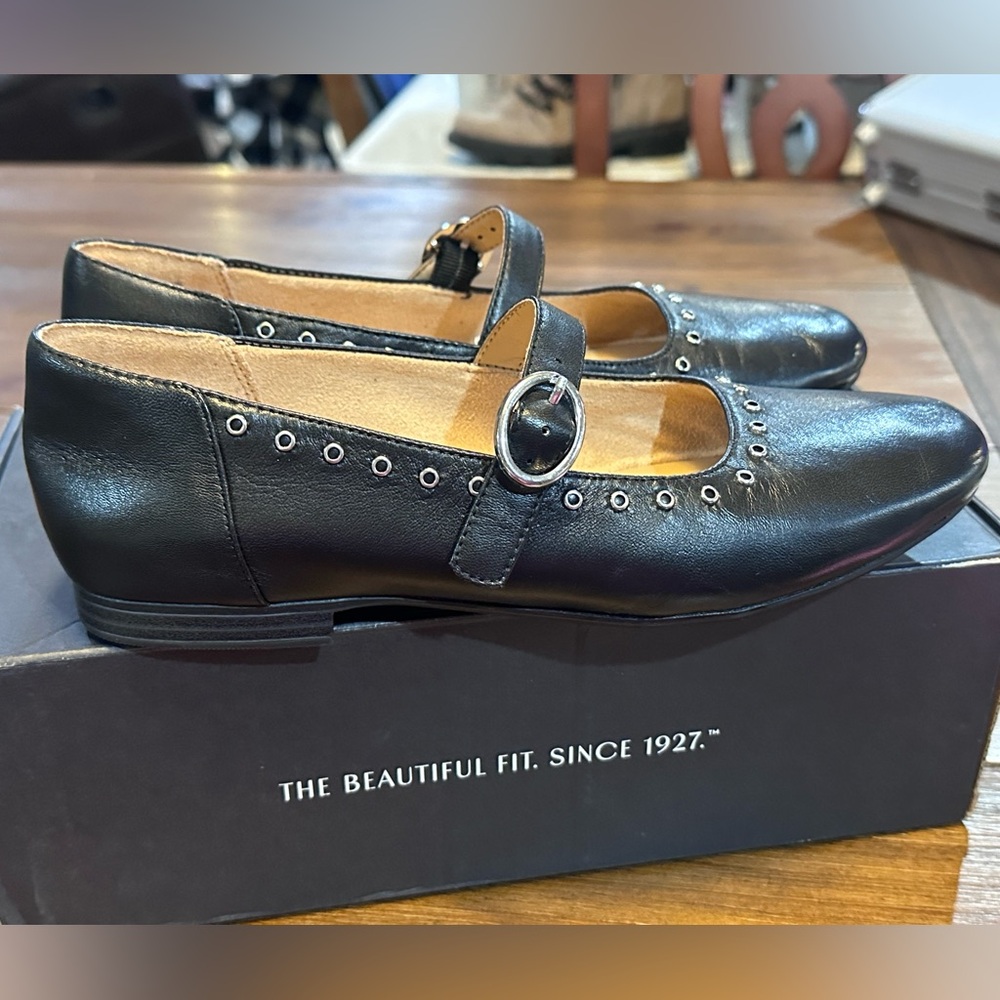 Naturalizer Kelly Black Leather Mary Jane Flats Women’s 7W‎ Wide Comfort Shoes